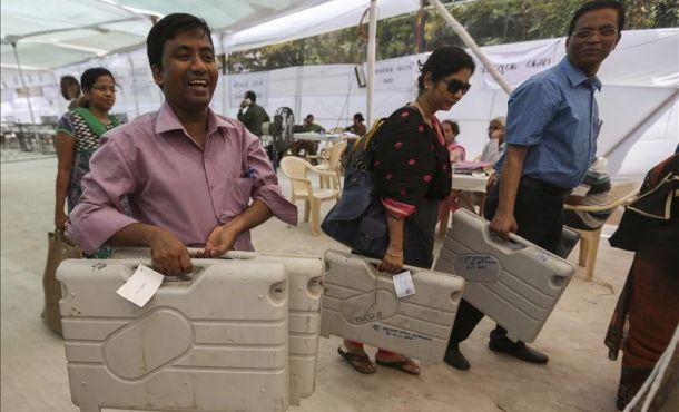 Bollywood vota en la segunda mayor jornada de las elecciones indias