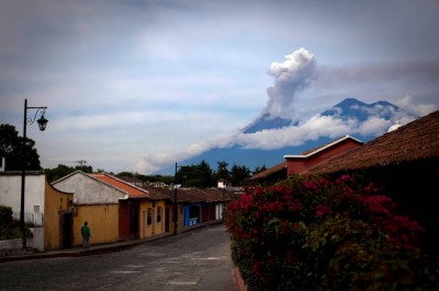 El volcán de Fuego de Guatemala registra seis explosiones por hora