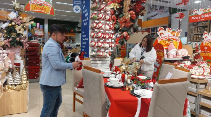 Ecuatorianos duplicaron la compra de adornos navideños