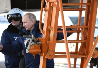 Vladimir Putin voló en un bombardero supersónico Tu-160M