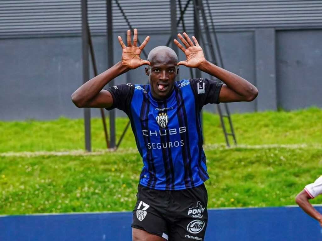 Manchester United está interesado en fichar a Juan Riquelme Angulo para este 2026