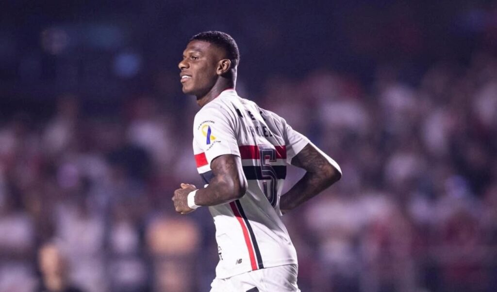 «Robert Arboleda no se presentó y fue despedido», dice entrenador del São Paulo