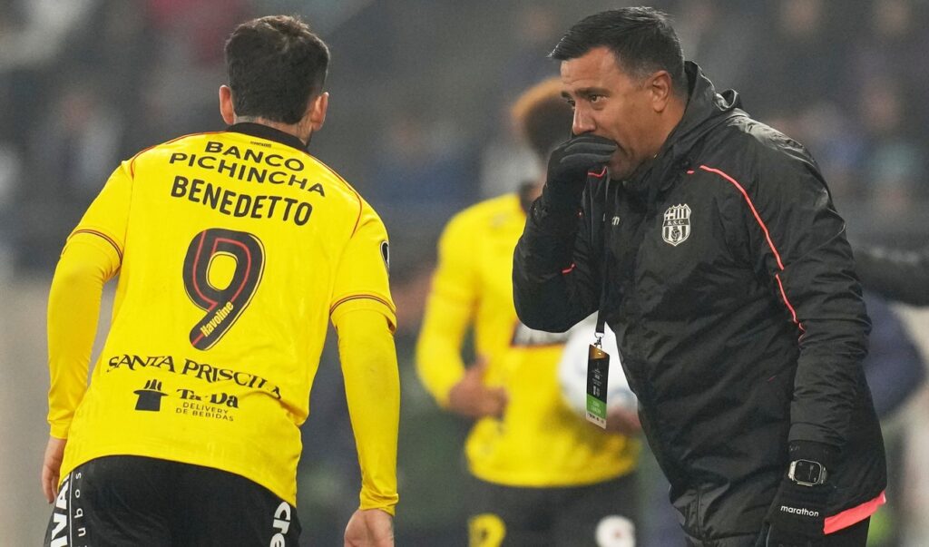 César Farías tras quedar eliminado de la Copa Libertadores con Barcelona