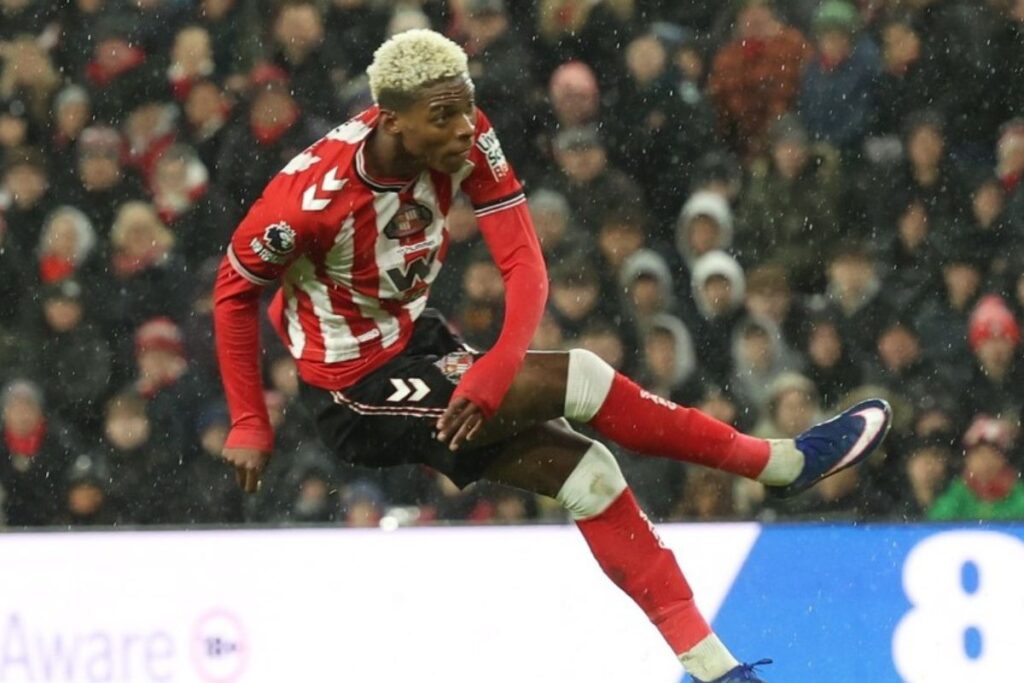 Nilson Angulo volvió a jugar con Sunderland tras superar una lesión muscular