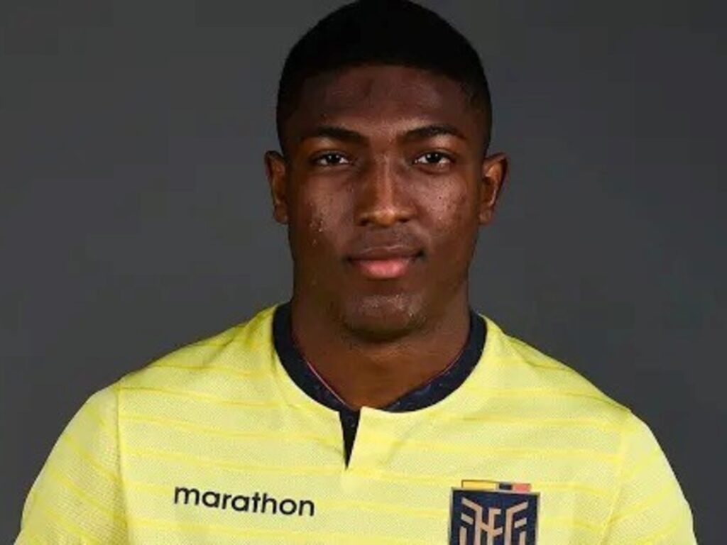 Liverpool analiza el fichaje de Joel Ordóñez, tras la salida de Ibrahima Konaté