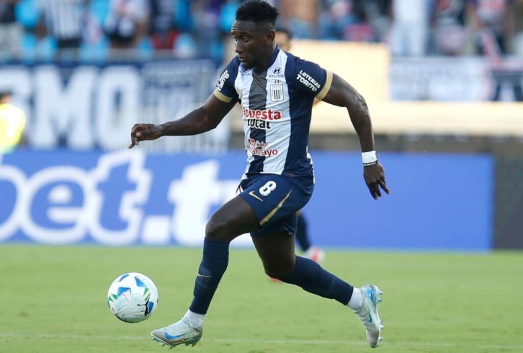 Eryc Castillo habló tras su tercer doblete consecutivo