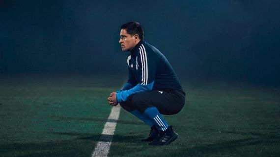 Emelec anunció a Ezequiel Medrá como nuevo DT