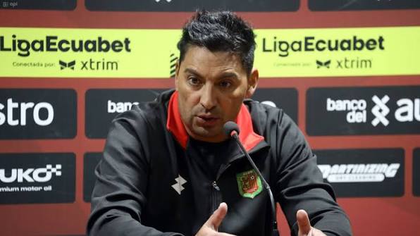 Deportivo Cuenca despidió a Daniel Néculman como DT