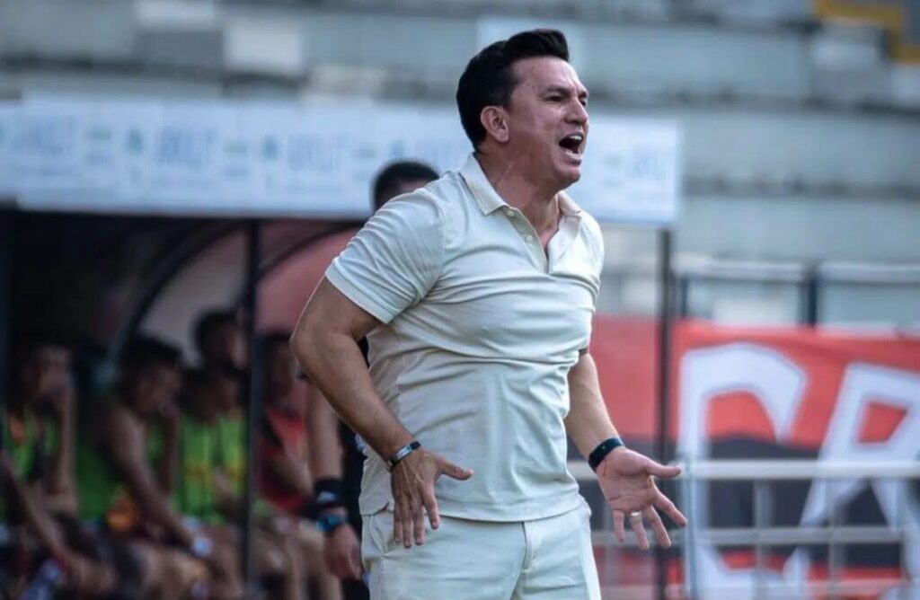 Pool Gavilánez fue suspendido dos partidos tras la denuncia de LDU